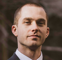 Thomas Whitfield, obchodný analytik so špecializáciou na krypto trh, portrét